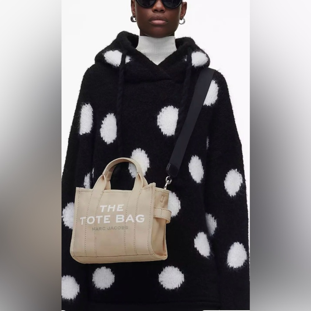 Marc Jacobs Canvas The Tote Bag - Medium - Picture 3 of 17